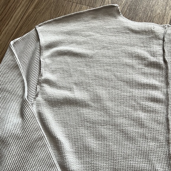 Francesca’s Loose Fit Crop Top - Picture 9 of 14